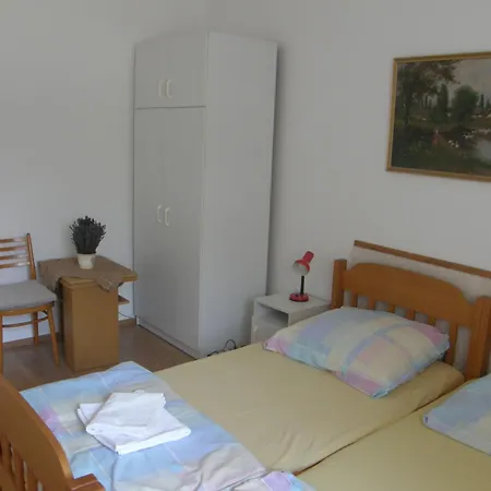 Ilona Pensión Balatonszabadi Fürdőtelep