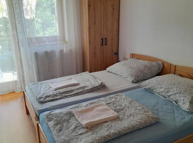 Ilona Vendeghaz בית הארחה